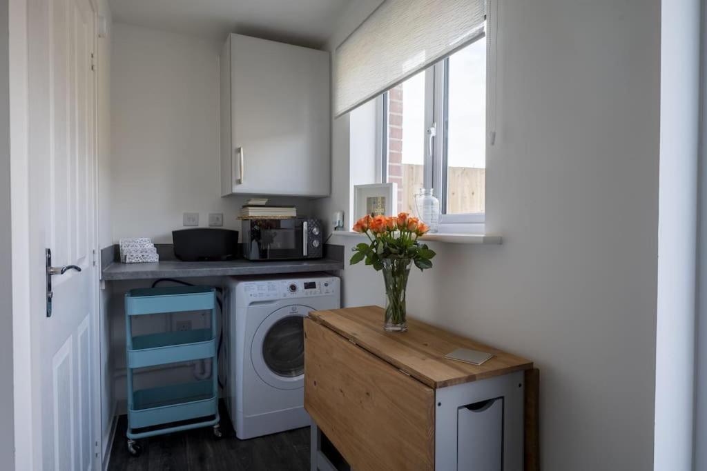 Cosy 3 Bed Near Beaches, Cardiff & Brecon Beacons Coity Екстер'єр фото
