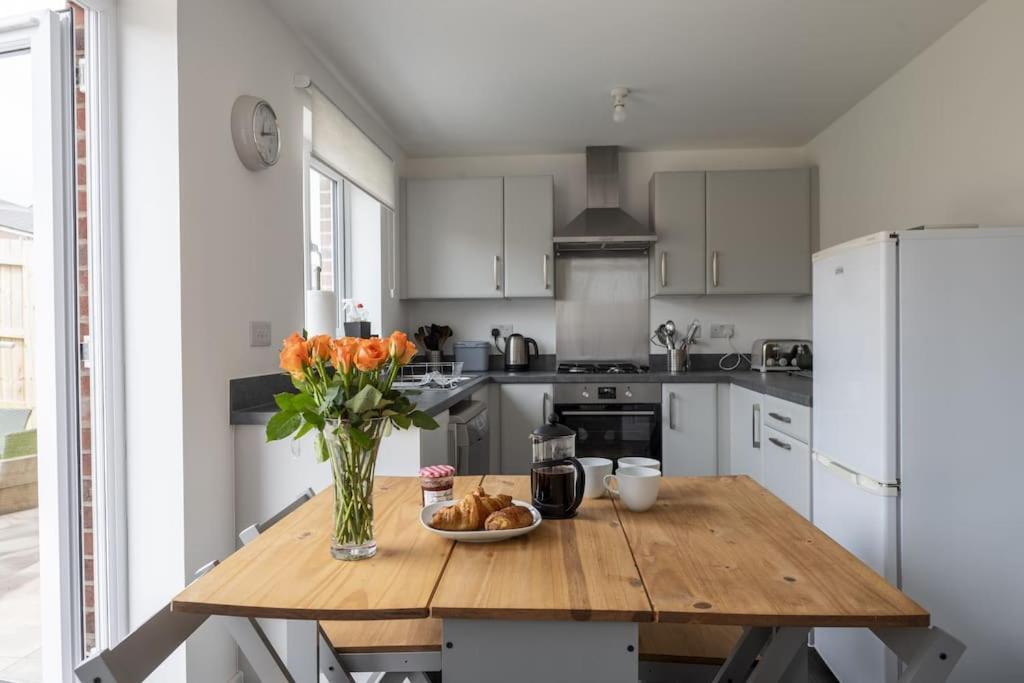 Cosy 3 Bed Near Beaches, Cardiff & Brecon Beacons Coity Екстер'єр фото